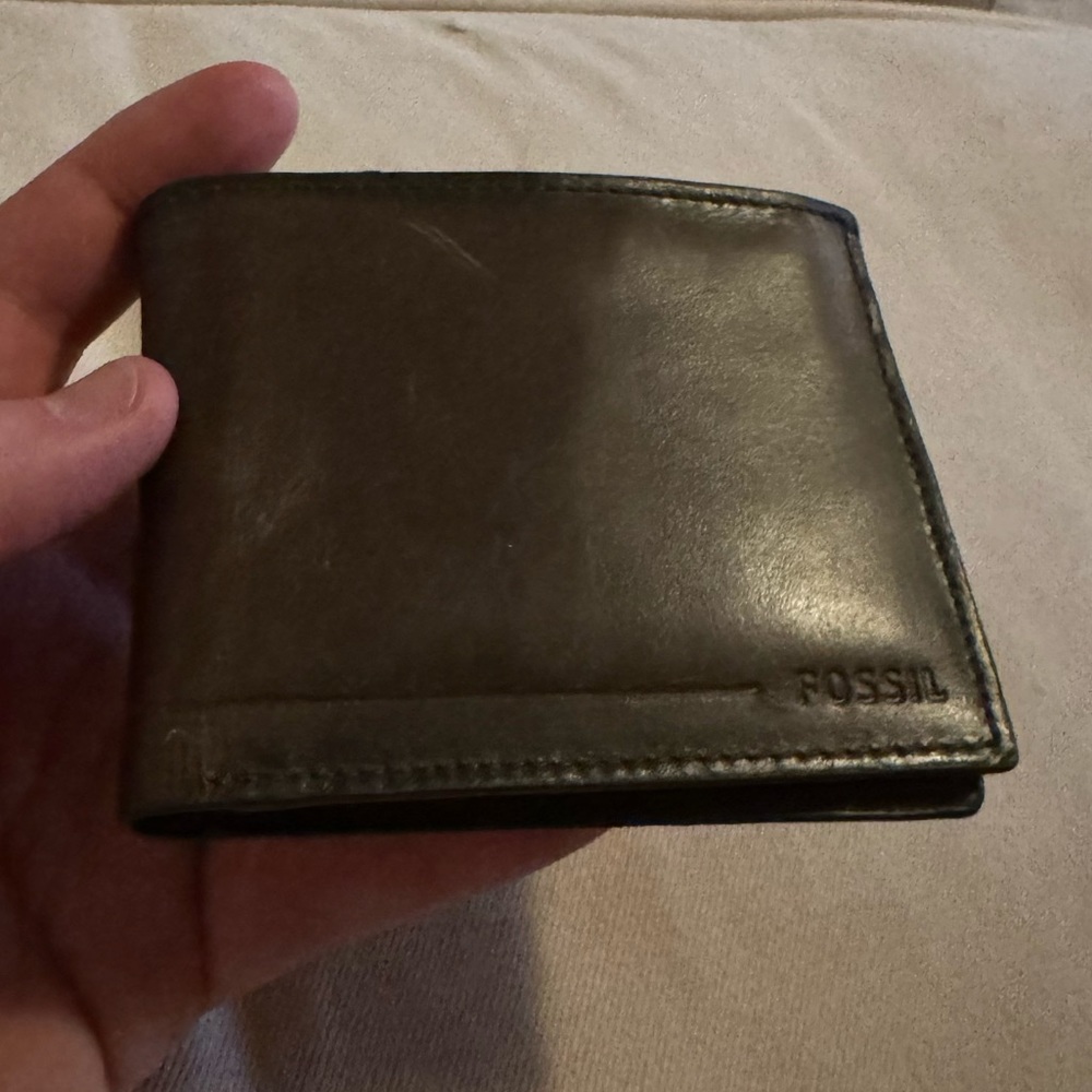 Fossil leather wallett